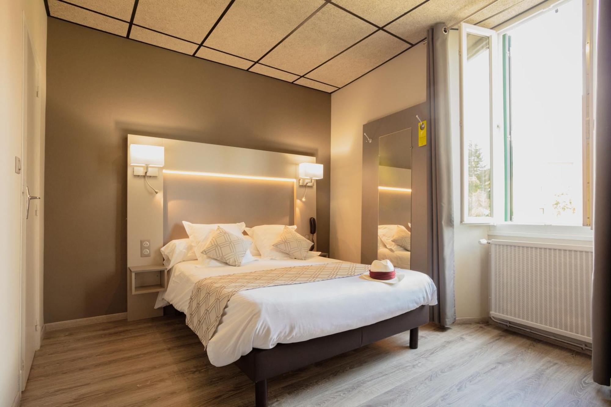 Logis Hotel Restaurant Family & Spa Meyrueis Exterior foto