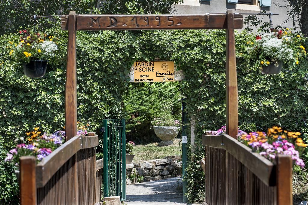 Logis Hotel Restaurant Family & Spa Meyrueis Exterior foto
